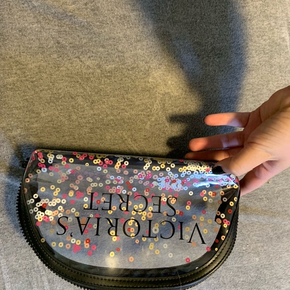 Victoria’s Secret makeup/travel bag - Picture 1 of 1